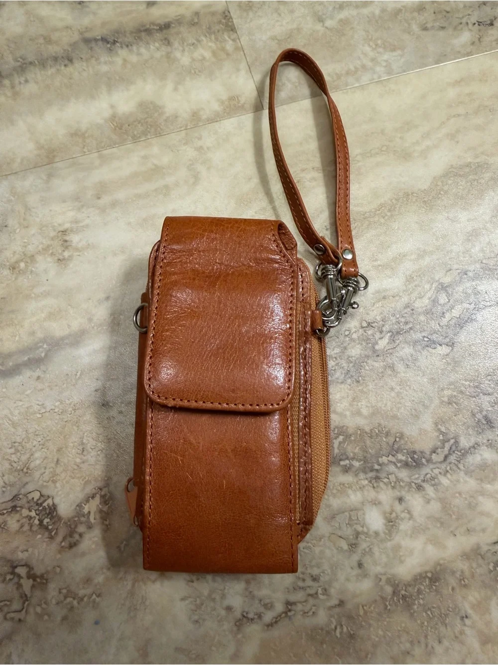 Wilsons Leather Tan Leather Wristlet Phone Pouch